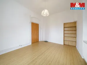 Prodej bytu 3+1, Karlovy Vary - Stará Role, Nádražní, 65 m2
