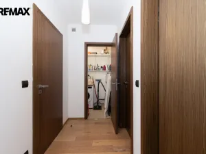 Pronájem bytu 3+kk, Praha - Libeň, Voctářova, 82 m2