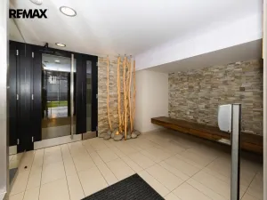 Pronájem bytu 3+kk, Praha - Libeň, Voctářova, 82 m2