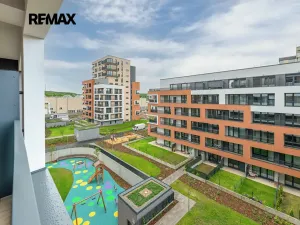 Pronájem bytu 1+kk, Praha - Hloubětín, Poděbradská, 33 m2