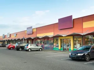 Pronájem obchodního prostoru, Česká Lípa, Děčínská, 268 m2