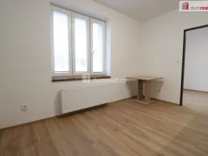 Pronájem bytu 1+1, Dalovice, Májová, 28 m2