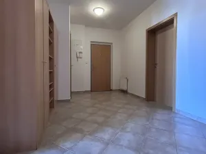 Pronájem bytu 3+kk, Praha - Strašnice, Gutova, 68 m2