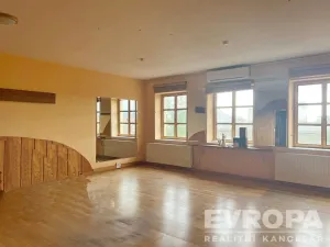 Pronájem obchodního prostoru, Hranice - Hranice I-Město, Radniční, 299 m2