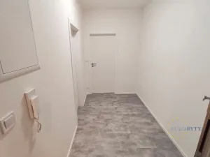 Pronájem bytu 1+kk, Praha - Vysočany, Kabešova, 44 m2