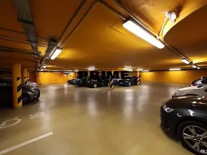 Pronájem kanceláře, Praha - Smíchov, Štefánikova, 147 m2