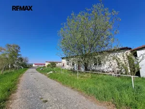 Prodej výrobních prostor, Dolní Chvatliny, 3690 m2