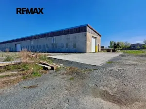 Prodej výrobních prostor, Dolní Chvatliny, 3690 m2