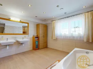 Prodej rodinného domu, Opařany, 169 m2