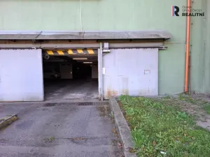 Pronájem garážového stání, Praha - Krč, Štúrova, 17 m2