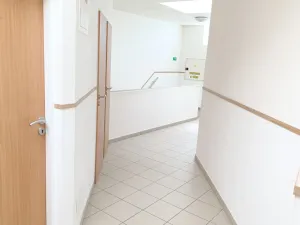 Pronájem obchodního prostoru, Tišnov, nám. Komenského, 26 m2