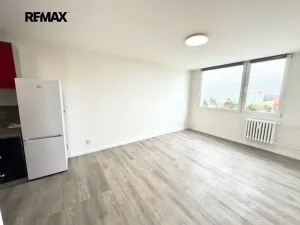 Pronájem bytu 2+kk, Kladno, Švédská, 40 m2