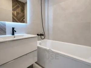 Prodej bytu 3+1, Praha - Hlubočepy, Lohniského, 68 m2