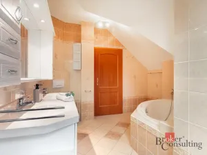 Prodej bytu 4+kk, Praha - Štěrboholy, Novoštěrboholská, 172 m2