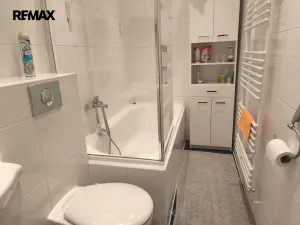 Pronájem bytu 1+1, Karlovy Vary, Plzeňská, 42 m2