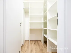 Pronájem bytu 2+kk, Praha - Vysočany, Poděbradská, 50 m2