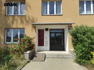 Pronájem bytu 2+1, Karlovy Vary - Stará Role, Okružní, 50 m2