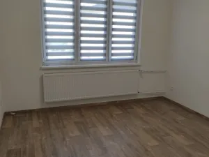 Pronájem bytu 2+1, Karlovy Vary - Stará Role, Okružní, 50 m2
