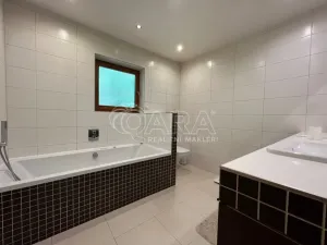Pronájem rodinného domu, Praha - Záběhlice, Dolní Chaloupky, 245 m2