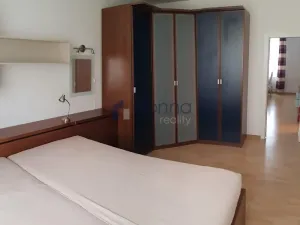 Pronájem bytu 3+kk, Praha, Konšelská, 62 m2
