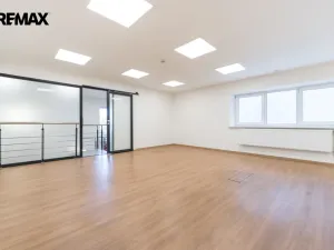 Pronájem obchodního prostoru, Praha - Háje, Hviezdoslavova, 661 m2