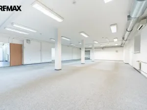 Pronájem obchodního prostoru, Praha - Háje, Hviezdoslavova, 661 m2