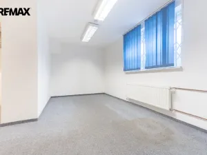 Pronájem obchodního prostoru, Praha - Háje, Hviezdoslavova, 661 m2
