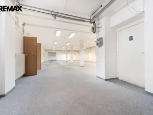 Pronájem obchodního prostoru, Praha - Háje, Hviezdoslavova, 661 m2