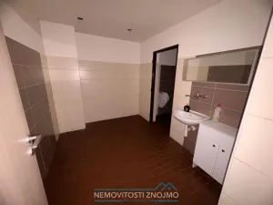 Pronájem obchodního prostoru, Znojmo, Holandská, 375 m2