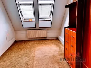 Pronájem bytu 2+1, Opava, Krnovská, 70 m2