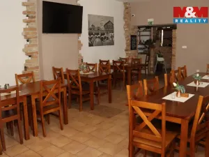 Pronájem restaurace, Holice, Smetanova, 233 m2