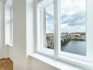 Prodej bytu 2+kk, Praha - Smíchov, Hořejší nábřeží, 47 m2
