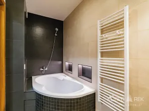 Pronájem bytu 2+1, Jindřichův Hradec, sídliště U Nádraží, 49 m2