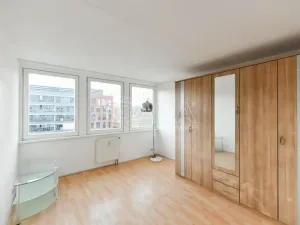 Pronájem bytu 3+kk, Praha - Karlín, Molákova, 42 m2