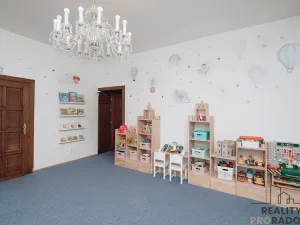 Prodej obchodního prostoru, Praha - Smíchov, U Okrouhlíku, 135 m2