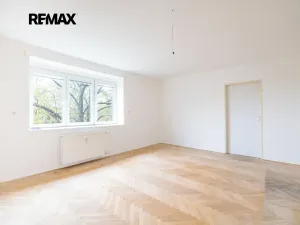 Prodej bytu 2+1, Praha - Dejvice, Na viničních horách, 58 m2