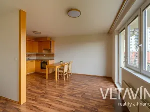 Pronájem bytu 1+kk, Praha - Troja, Hnězdenská, 39 m2