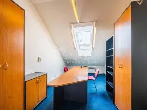 Pronájem kanceláře, Praha - Bubeneč, V. P. Čkalova, 100 m2