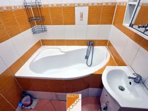 Pronájem bytu 2+1, Kadaň, Na Podlesí, 55 m2