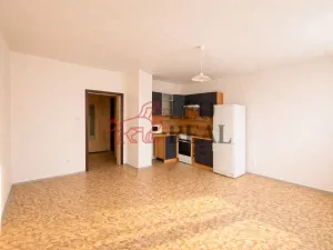 Pronájem bytu 2+kk, Praha - Modřany, Urbánkova, 43 m2