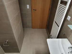 Pronájem bytu 1+kk, Praha, U průhonu, 32 m2