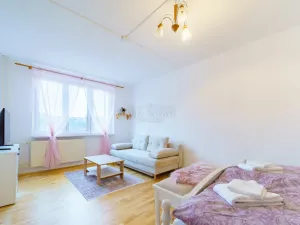 Prodej bytu 1+1, Loket, Mírová, 40 m2