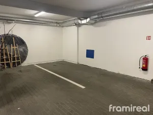 Pronájem garáže, Brno, U Leskavy, 12 m2