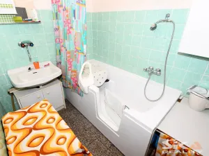 Prodej bytu 3+1, Louny, 28. října, 76 m2