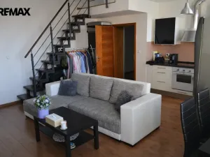 Pronájem bytu 2+kk, Praha - Záběhlice, Jabloňová, 49 m2