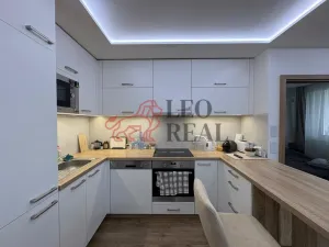 Pronájem bytu 2+kk, Praha - Krč, Štúrova, 37 m2