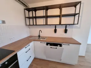 Pronájem bytu 2+kk, Pardubice - Zelené Předměstí, Smilova, 60 m2