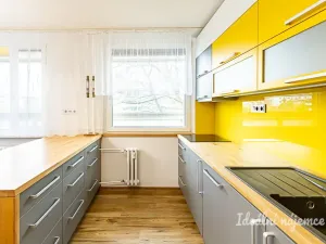 Pronájem bytu 3+kk, Praha, Ostravská, 73 m2