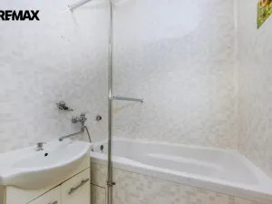 Prodej bytu 2+1, Praha, Káranská, 54 m2