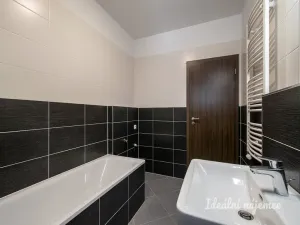 Pronájem bytu 2+kk, Praha - Střížkov, Makedonská, 51 m2